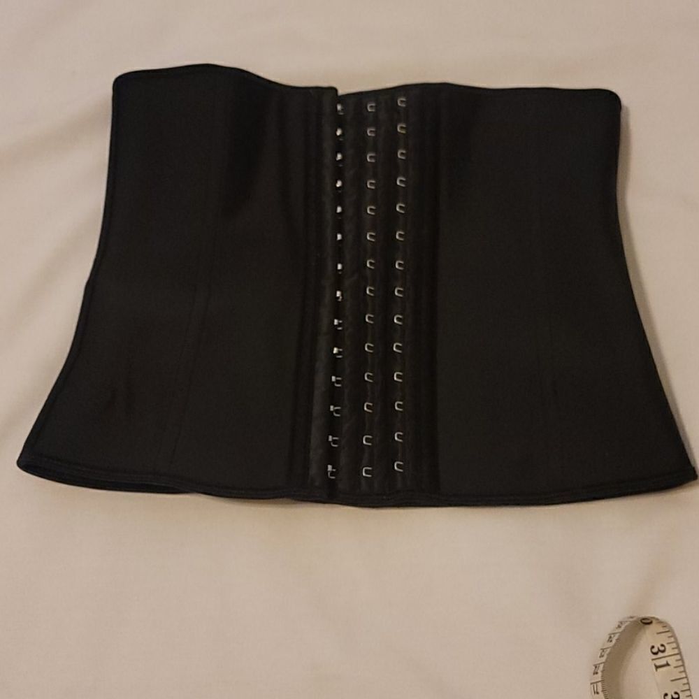 Yianna body shape size small‎